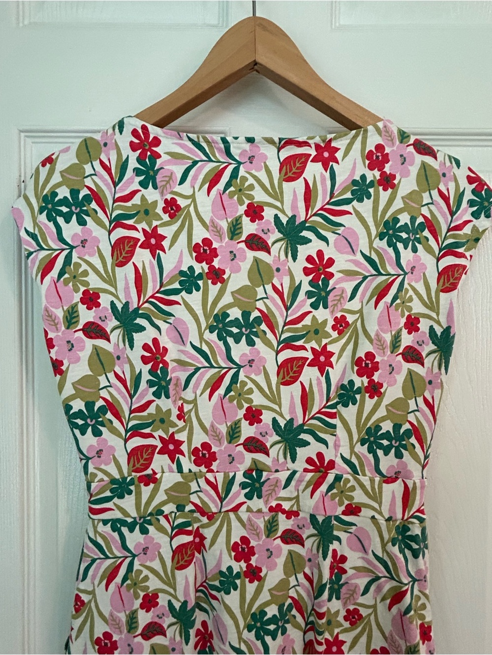 Boden Floral Cotton Jersey Cap-Sleeve Sheath Dress in Pink, Red, Green - Picture 3 of 5